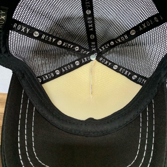 ROXY! - Picture 5 of 8